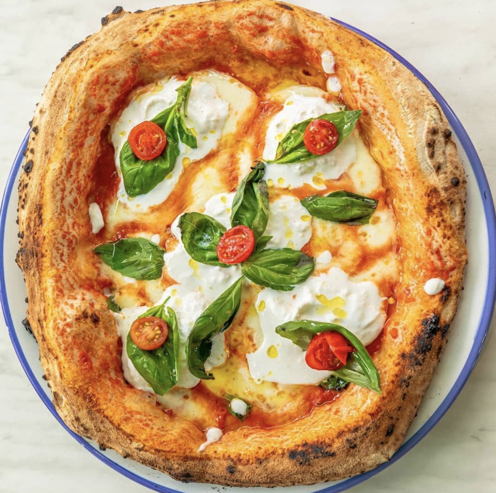 pizza margherita marguerite restaurant italien paris en livraison deliveroo uber eats fromage cuisine sauce tomate basilic four