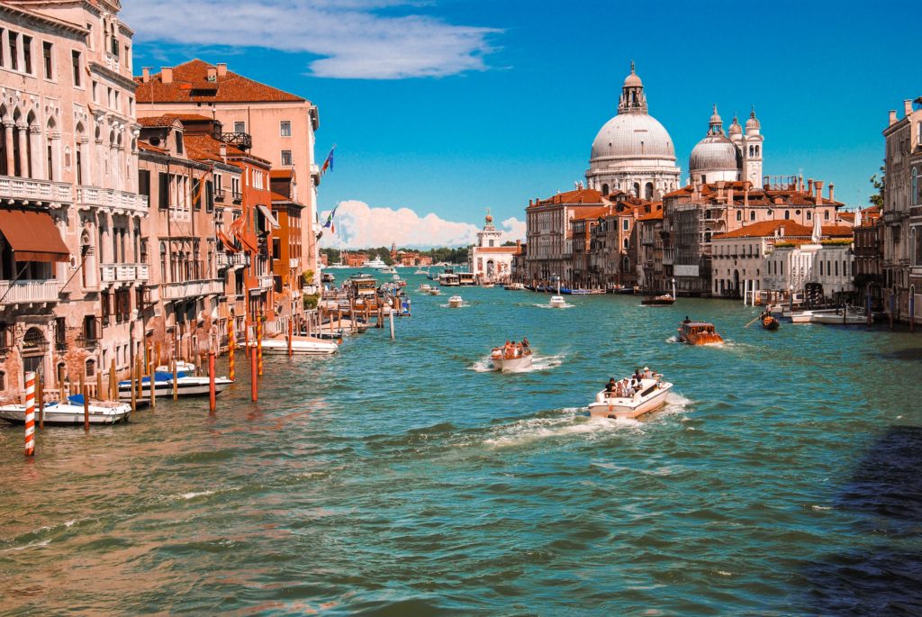 venise venezia venice italie italia italy fleuve europe visite voyage danger patrimoine bateau croisiere airbnb hotel quota 