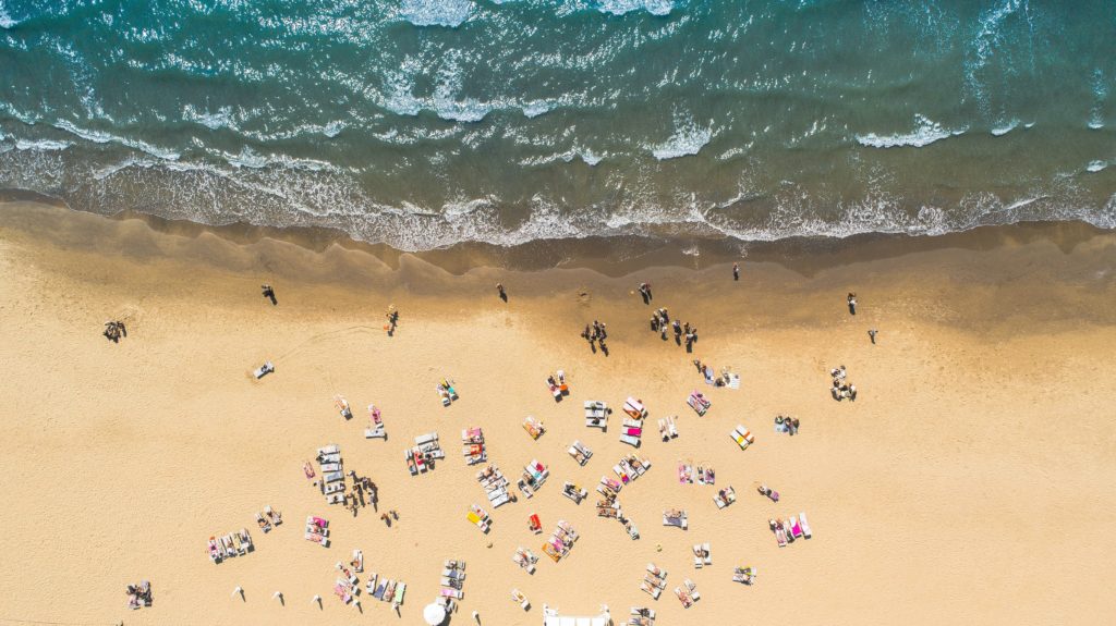 tourisme de masse apparition conges payes 60s annees 60 vacances plage beach